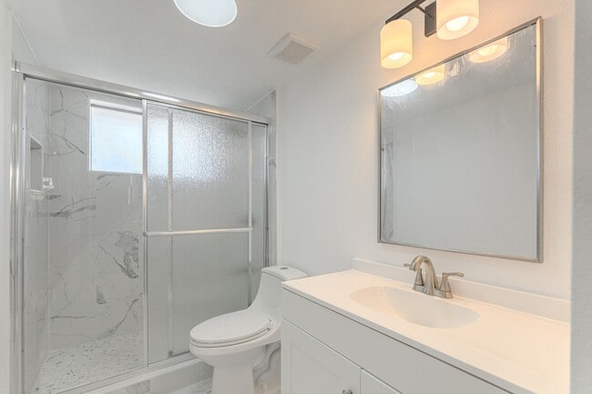 Building Photo - 10126 Pine Moss Dr