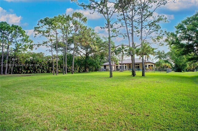 Building Photo - 6807 NW 66th Way