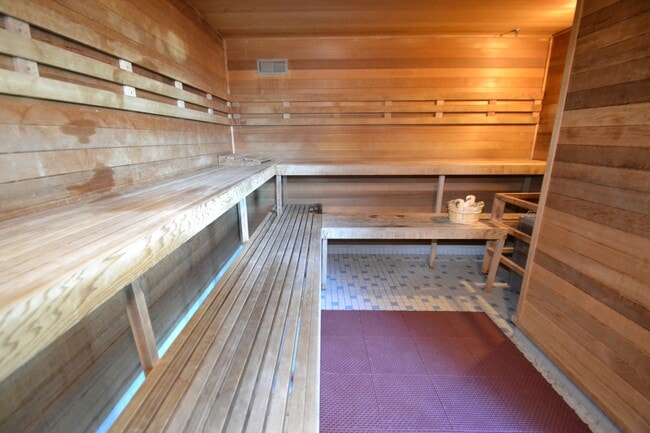 Building Photo - 2600 2nd Ave