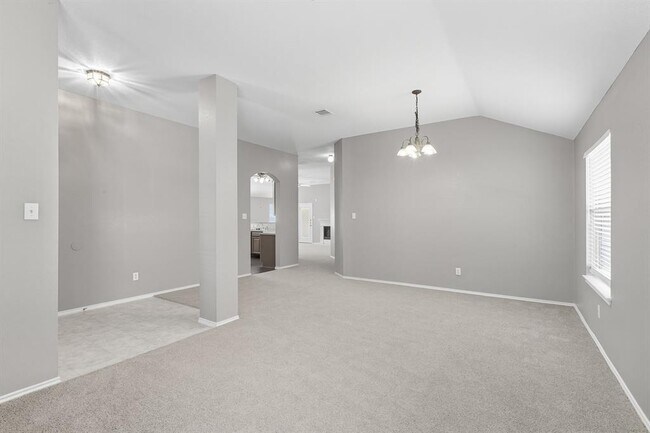 Building Photo - 257 Firwood N