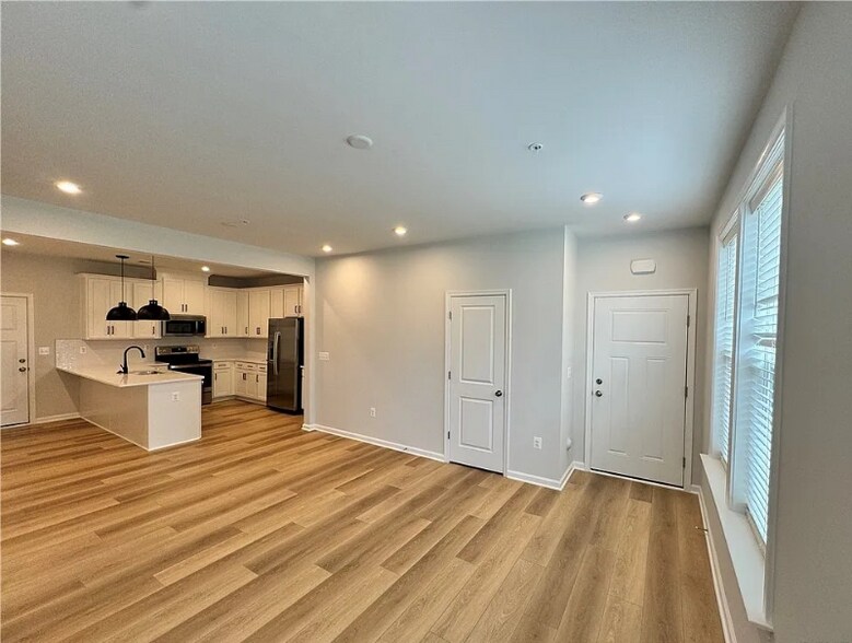 Building Photo - 9006 Thomas Mill Dr