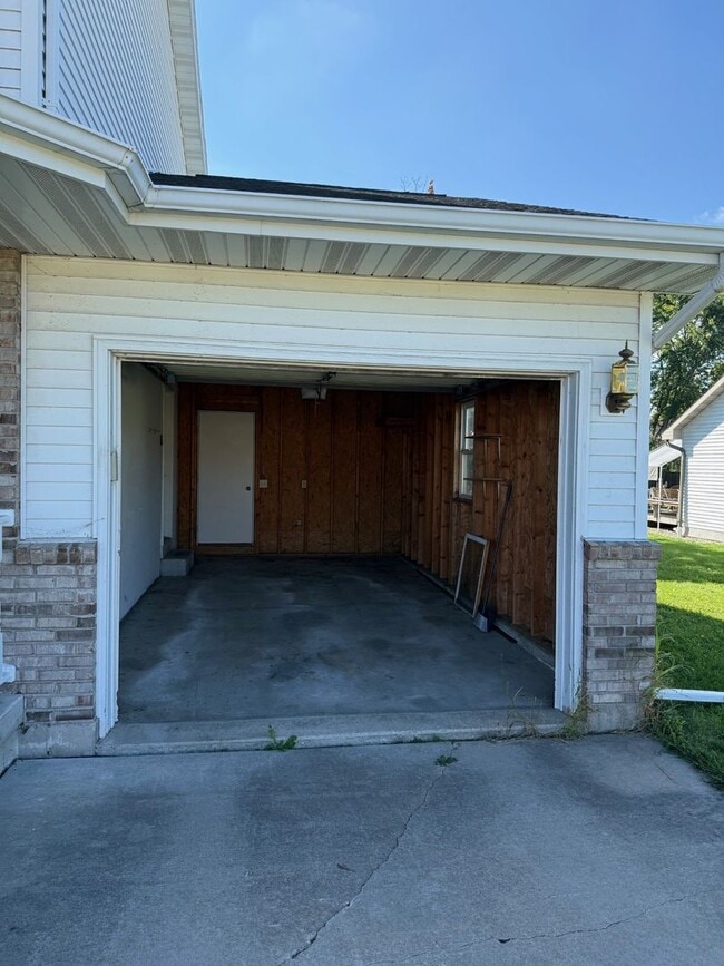 Building Photo - 510/512 Pheasant Drive