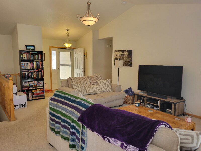 Building Photo - 456 Lavastone Ave