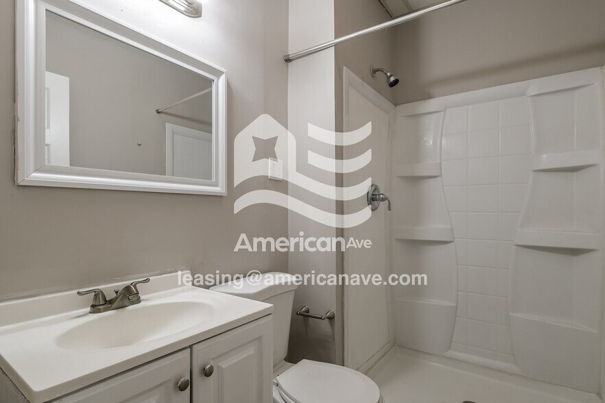 Building Photo - 3407 Keokuk St