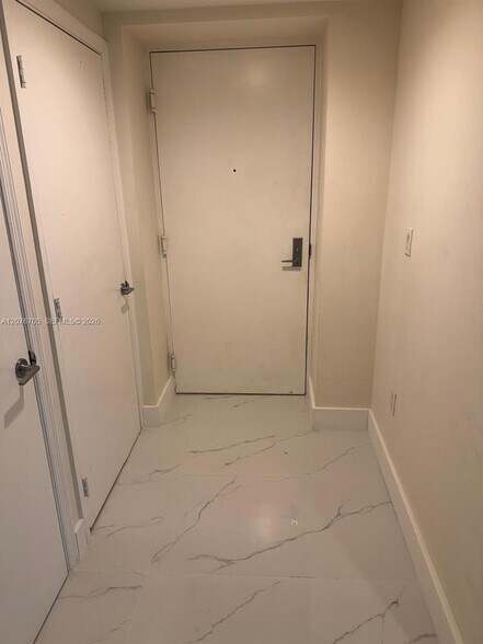 Building Photo - 500 Brickell Ave