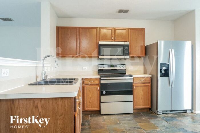 Building Photo - 112 Mill St