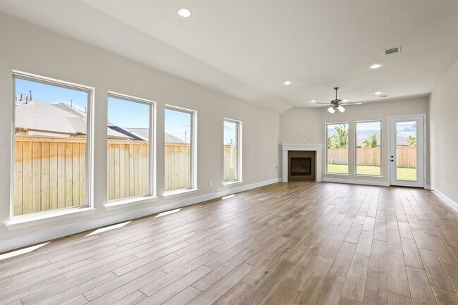 Building Photo - 18511 Wolf Mountain Ln