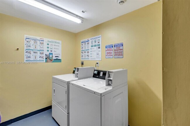 Building Photo - 834 Ocean Dr