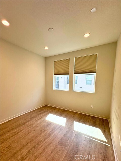 Building Photo - 1126 Epic