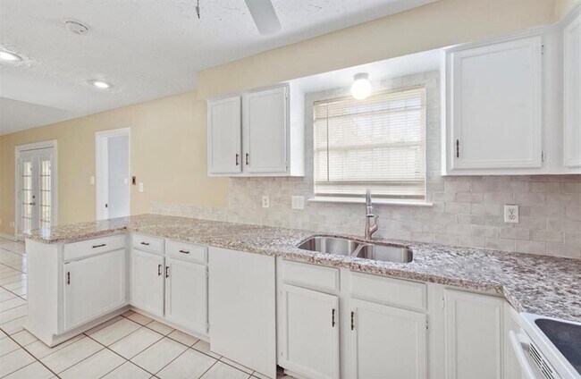 Building Photo - 1334 Great Dover Cir