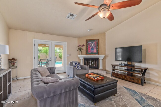 Building Photo - 6073 E Beck Ln