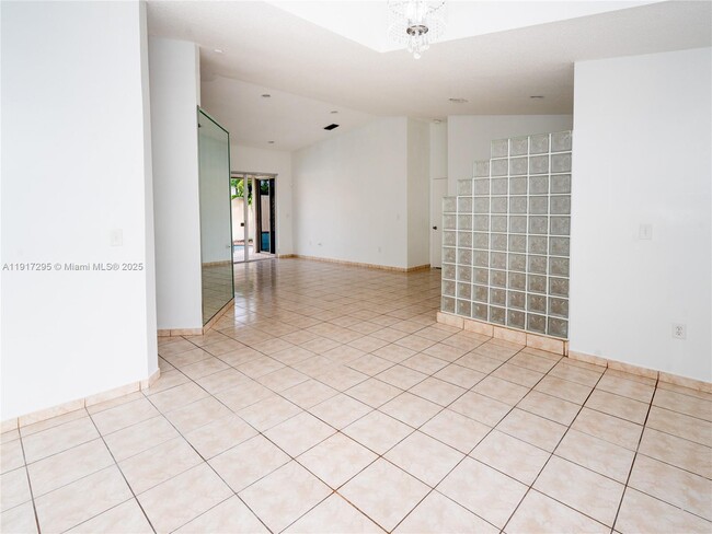 Building Photo - 10815 SW 145th Pl