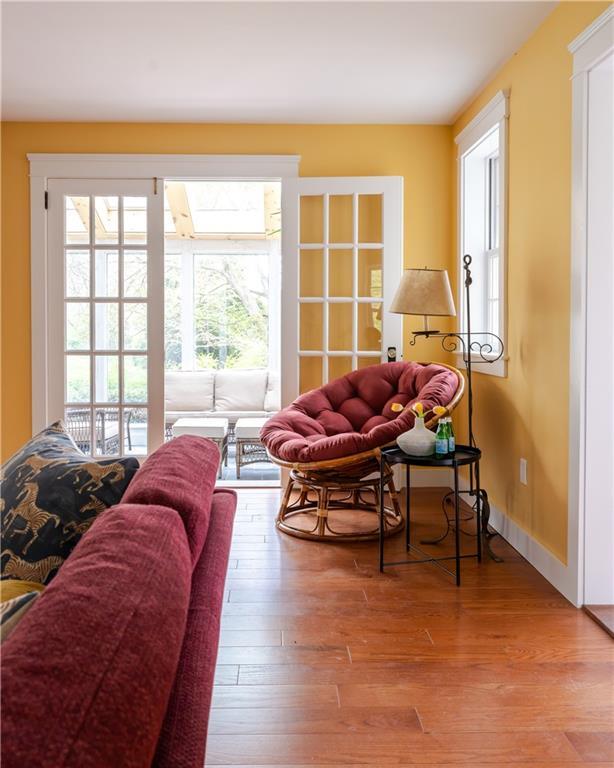 Building Photo - 304 Third Beach Rd