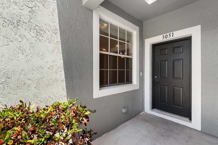 Building Photo - 3051 Grandiflora Dr