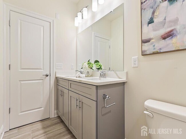 Building Photo - 715 Parker Blvd