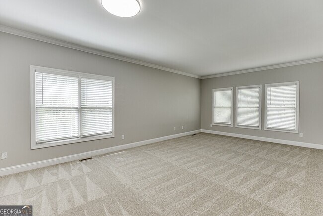 Building Photo - 9345 Riverclub Pkwy