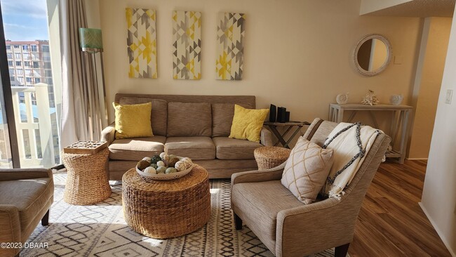 Building Photo - 3580 S Ocean Shore Blvd