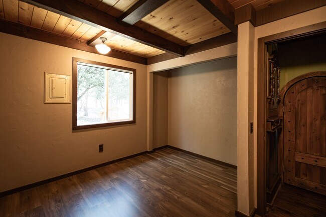 Building Photo - 2517 BASEL Ct