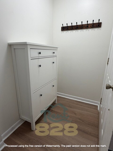 Building Photo - 609 Pineland Rd