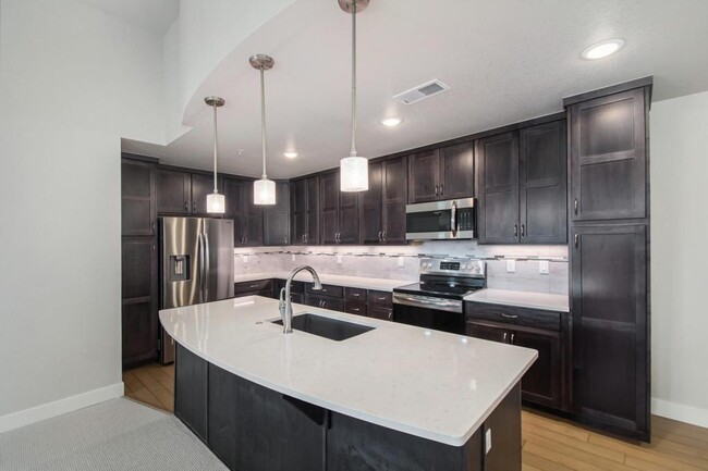 Building Photo - 6690 Crystal Downs Dr