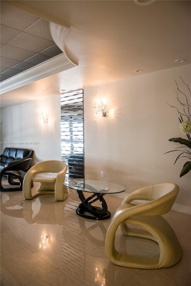Building Photo - 1833 S Ocean Dr