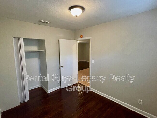 Building Photo - 1738 Wright Ave
