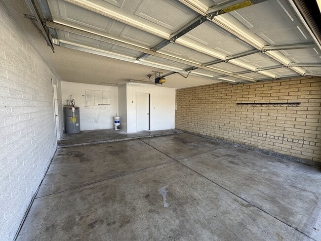 Building Photo - 5339 W Yucca St