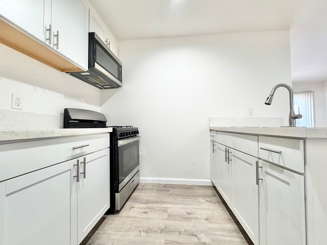 Building Photo - 3663 Vinton Ave