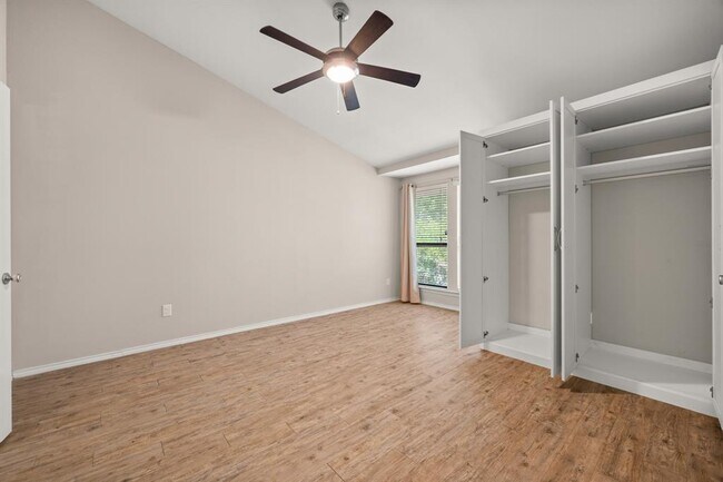Building Photo - 3839 Dry Creek Dr