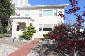 Building Photo - 668 Alma Ave