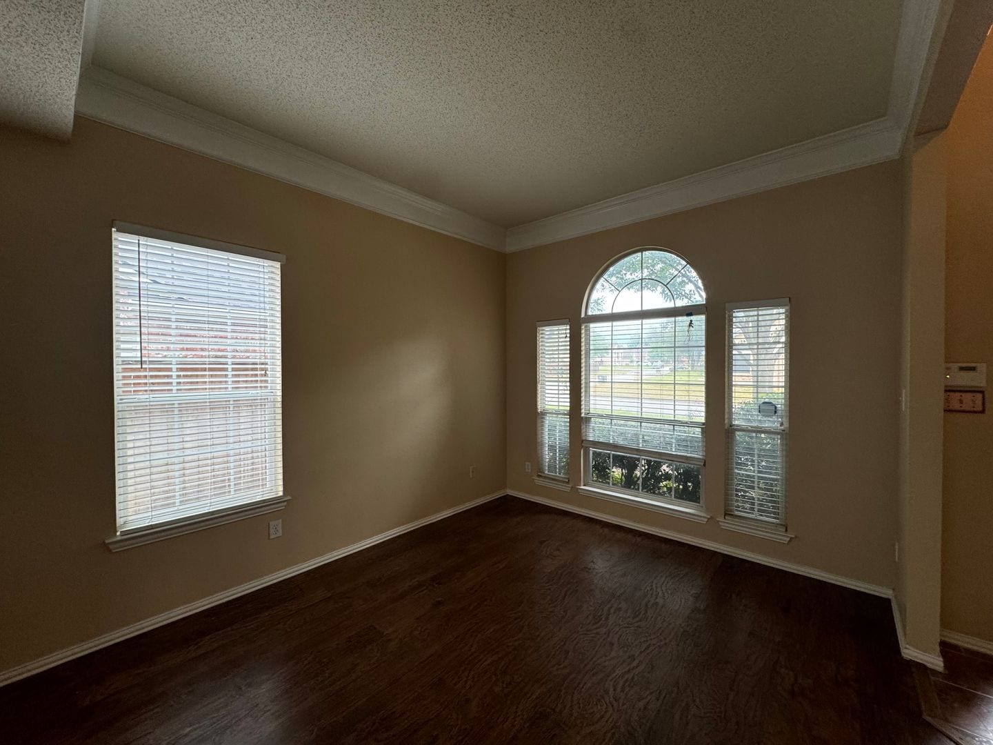 Building Photo - 5420 Cold Springs Dr