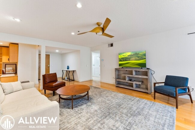 Building Photo - Fully Furnished Condo (2 Bed/2 Bath + Den) Nestled in the Coveted Newport Heights Community!