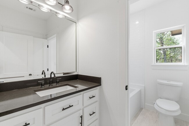 Building Photo - 3515 Country Club Blvd