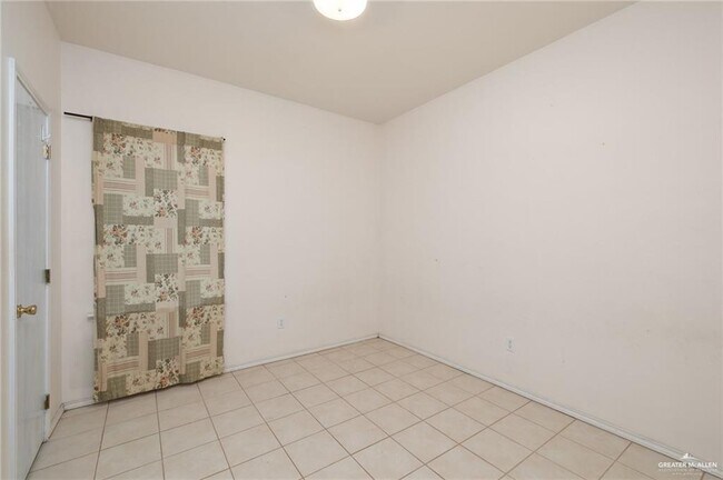 Building Photo - 18 N 20th St