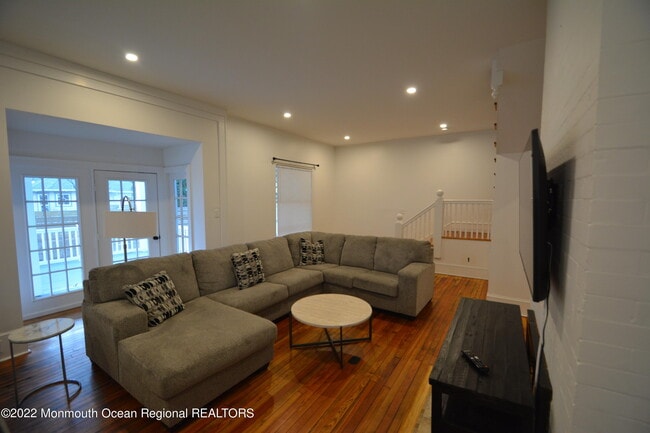 Building Photo - 703 S Edgemere Dr