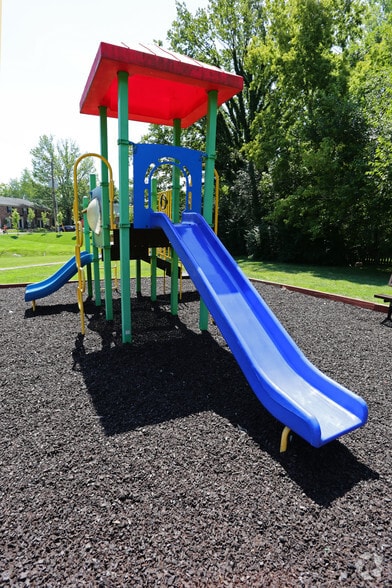 Building Photo - Vetra at St. Matthews