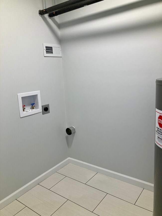 Laundry - 708 Lewis Ave