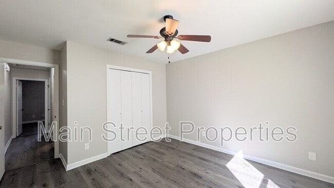 Building Photo - 9565 Sunnehanna Blvd
