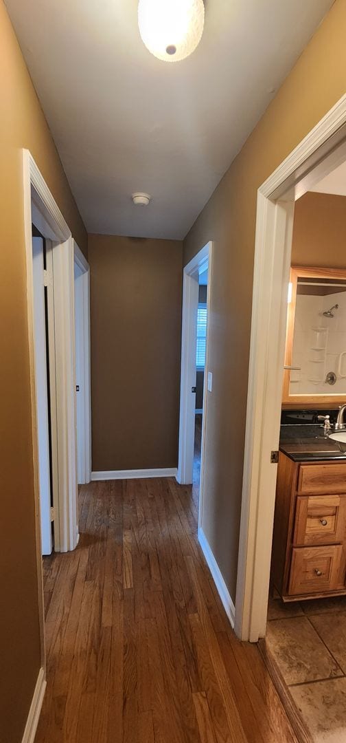 Building Photo - FRESH Paint!  Sprawling, Hurstbourne Ranch with Basement!  3 Bedrooms, 3 Full Baths, Hardwood Flo...