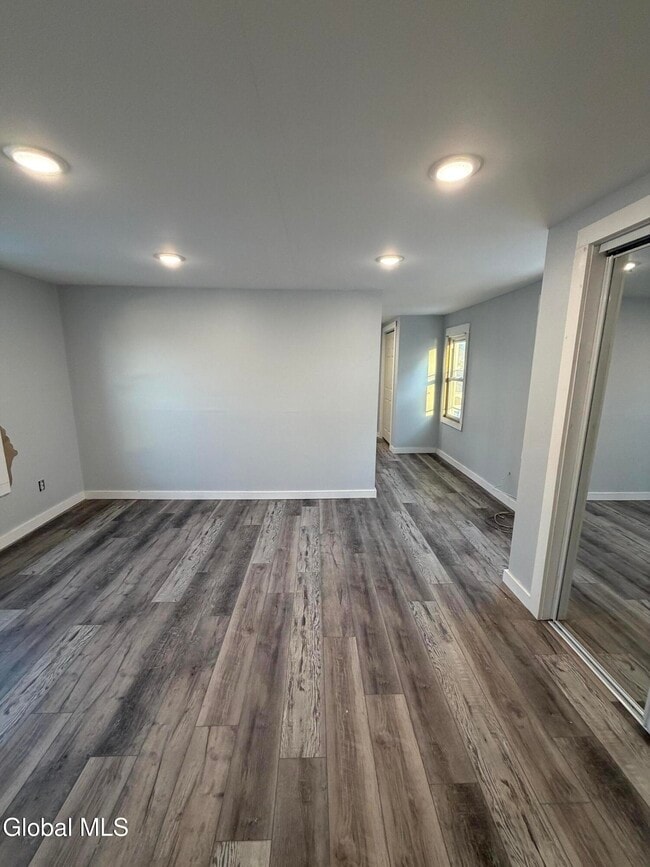 Building Photo - 1804 3rd Ave