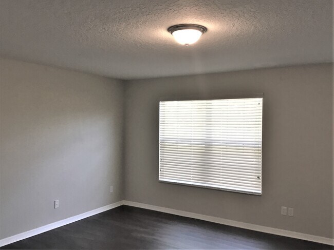 Building Photo - 140 Wilson Bay Court