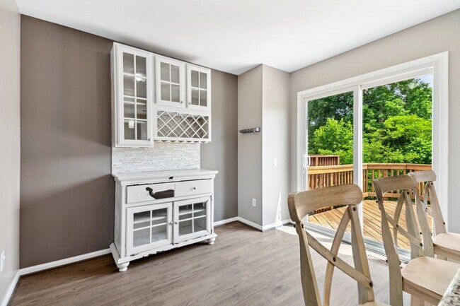 Building Photo - 6237 Cliffside Terrace