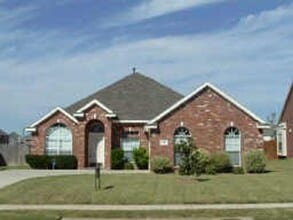 Building Photo - 1141 Nickerson Ln