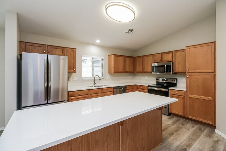 Building Photo - 39378 N Parisi Cir