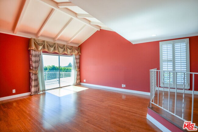 Building Photo - 3119 Hutton Dr