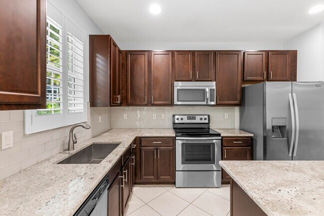 Building Photo - 3111 Waterside Cir