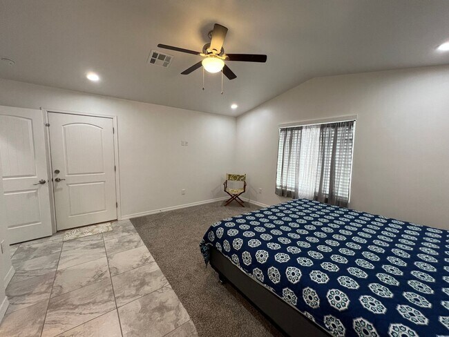 Building Photo - POOL & SPA HOME IN THE FOOTHILLS!