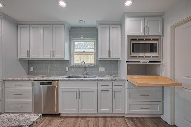 Building Photo - 12319 Attlee Dr