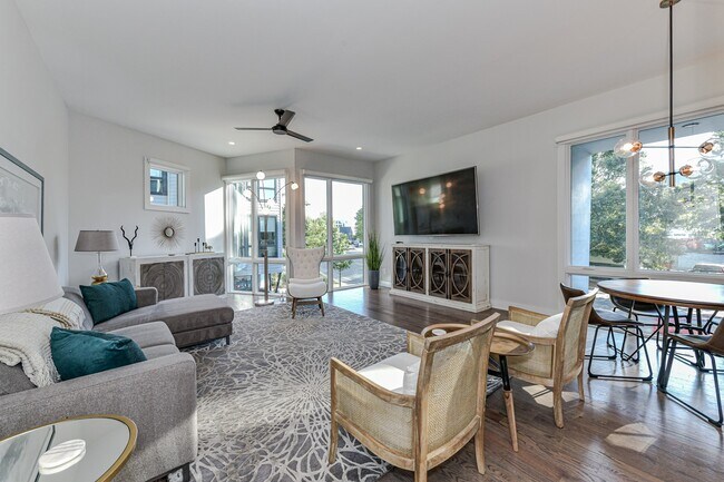 Building Photo - 1072 Kenilworth Ave