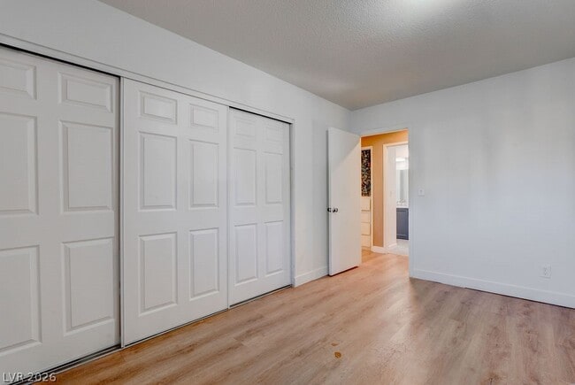 Building Photo - 1489 Santa Anita Dr